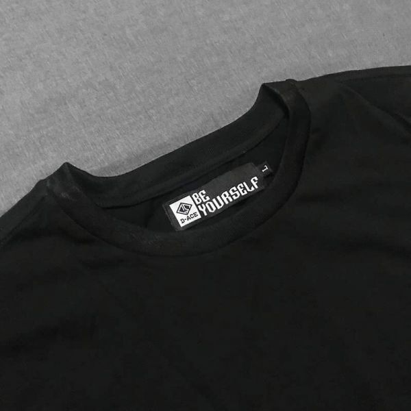 U型下擺素踢(黑) T-shirt、衣服、素踢、服飾、穿搭、潮流、衣服