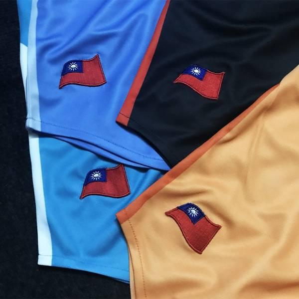 台灣隊長你好帥單面球衣(極致橘) Jersey、衣服、球衣、籃球衣、雙面穿球衣、服飾、穿搭、潮流、籃球、迪艾斯、設計、台灣