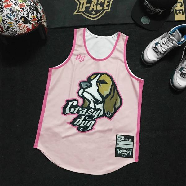 瘋狗你好帥單面穿球衣(粉1) Jersey、衣服、球衣、籃球衣、雙面穿球衣、服飾、穿搭、潮流、籃球、迪艾斯、設計、台灣