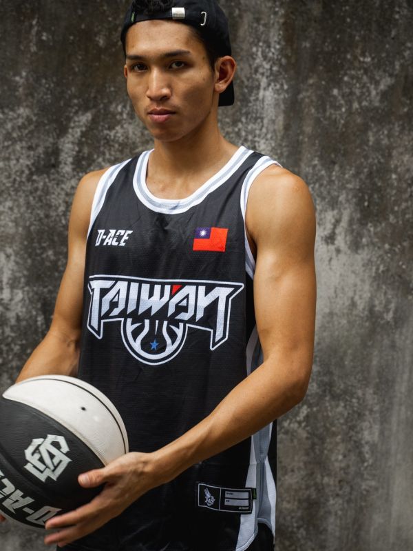 D-ACE城市迷彩CAMO你好帥雙面球衣 Jersey、衣服、球衣、籃球衣、雙面穿球衣、服飾、穿搭、潮流、籃球、迪艾斯、設計、台灣
