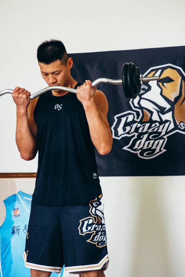 瘋狗你好帥球褲(大圖) Jersey、衣服、球衣、籃球衣、雙面穿球衣、服飾、穿搭、潮流、籃球、迪艾斯、設計、台灣