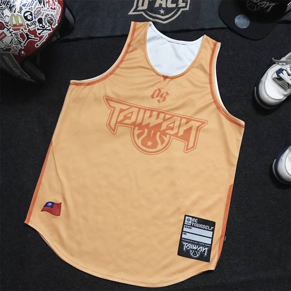 台灣隊長你好帥單面球衣(極致橘) Jersey、衣服、球衣、籃球衣、雙面穿球衣、服飾、穿搭、潮流、籃球、迪艾斯、設計、台灣