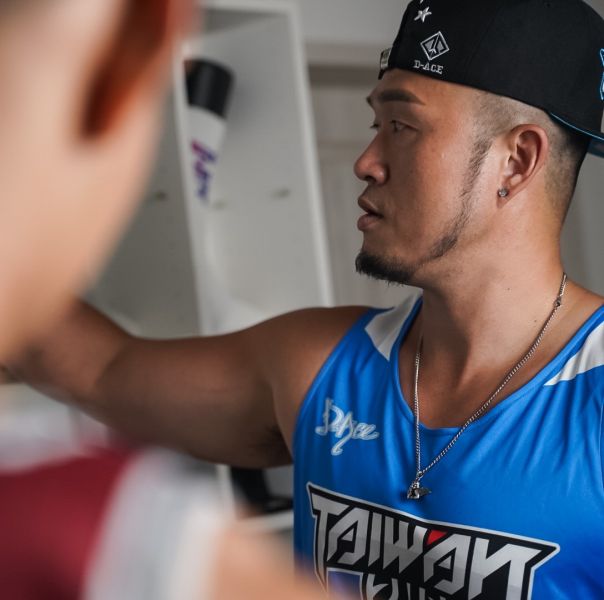 台灣隊長你好帥雙面球衣(藍白) Jersey、衣服、球衣、籃球衣、雙面穿球衣、服飾、穿搭、潮流、籃球、迪艾斯、設計、台灣