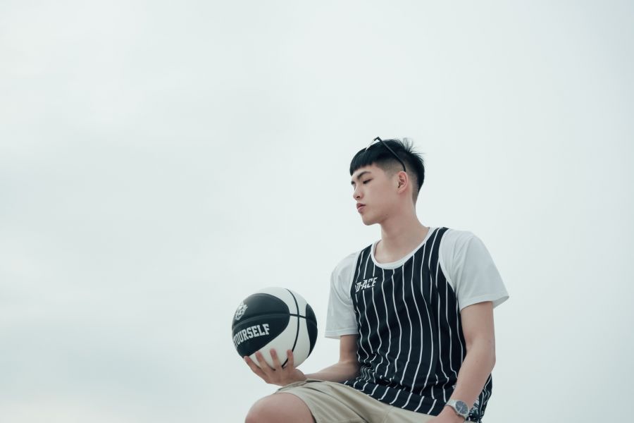 復古條文你好帥單面穿球衣(尊爵黑) Jersey、衣服、球衣、籃球衣、雙面穿球衣、服飾、穿搭、潮流、籃球、迪艾斯、設計、台灣