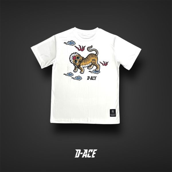 D-ACE地黃虎你好帥熱昇華TEE(白) 踢恤、落肩踢恤、T-SHIRT、OVERSIZE、TEE、衣服、高磅數、重磅數、穿搭、迪艾斯、DS、DACE、服飾、穿搭、潮流