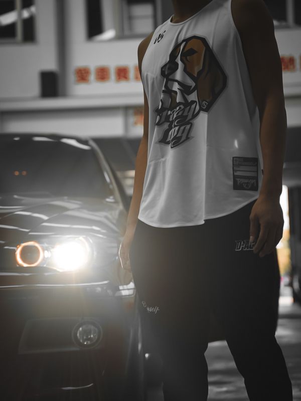 極致白瘋狗單面穿球衣 Jersey、衣服、球衣、籃球衣、雙面穿球衣、服飾、穿搭、潮流、籃球、迪艾斯、設計、台灣
