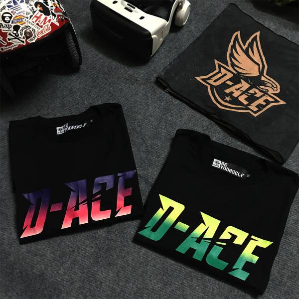 DS彩虹logo踢(綠黃漸層) T-shirt、衣服、素踢、服飾、穿搭、潮流、衣服