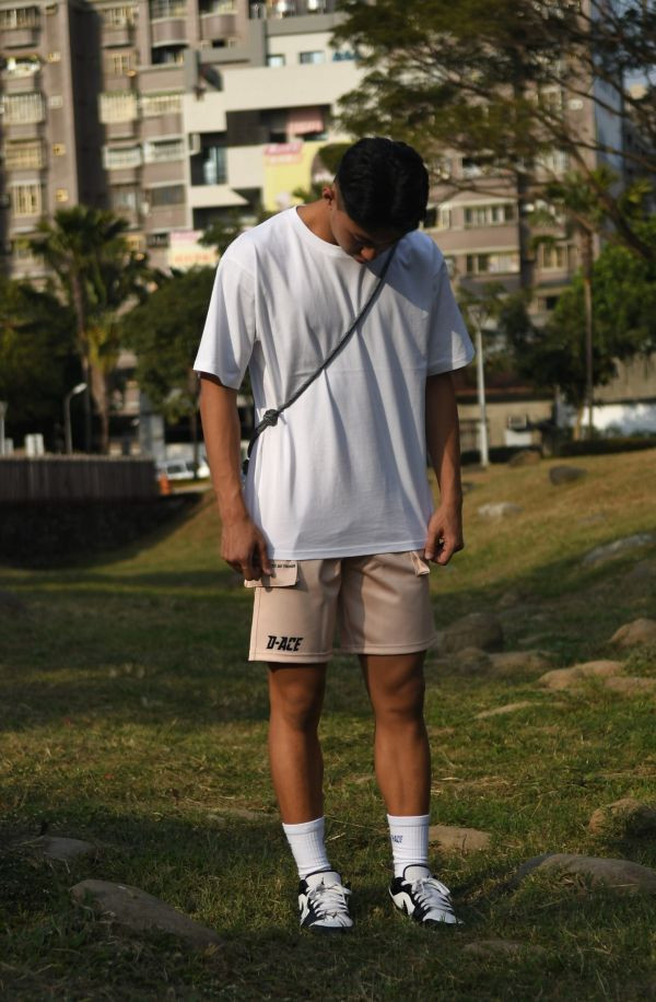 D-ACE涼感高磅數微落肩素TEE (白) 踢恤、落肩踢恤、T-SHIRT、OVERSIZE、TEE、衣服、高磅數、重磅數、穿搭、迪艾斯、DS、DACE、服飾、穿搭、潮流