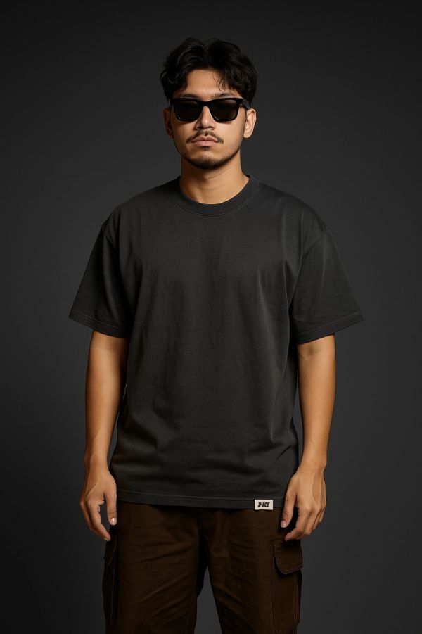 D-ACE涼感高磅數微落肩素TEE (鐵灰) 踢恤、落肩踢恤、T-SHIRT、OVERSIZE、TEE、衣服、高磅數、重磅數、穿搭、迪艾斯、DS、DACE、服飾、穿搭、潮流