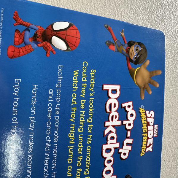 (微恙)Pop-Up Peekaboo! Marvel Spidey and his Amazing Friends(躲貓貓大翻頁立體書：蜘蛛人和他的驚奇朋友) 