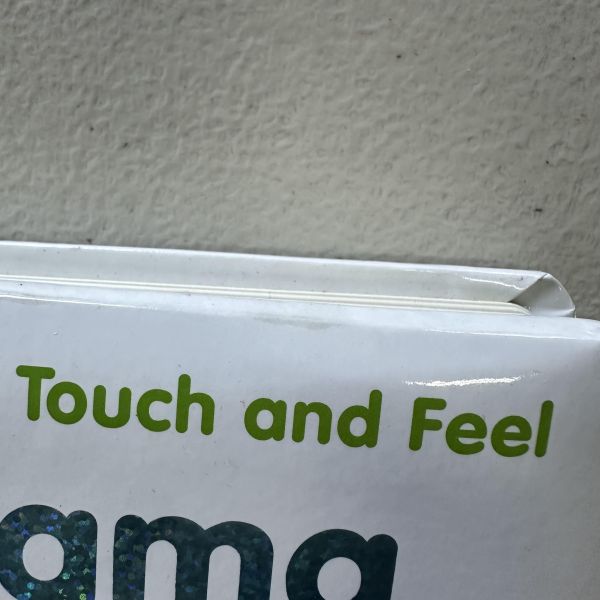 (微恙)DK Baby Touch and Feel Llama(寶寶觸摸書：羊駝) 