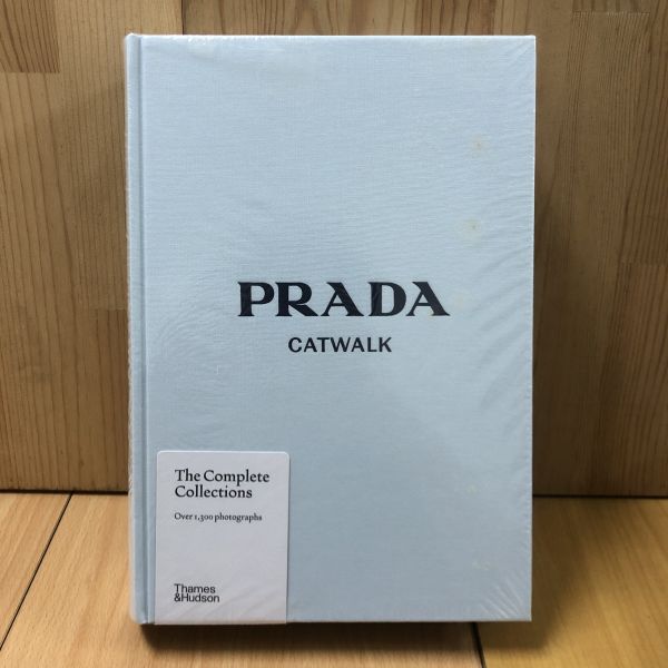 (骨折)Prada Catwalk The Complete Fashion Collections(Prada普拉達時裝秀全紀實) 