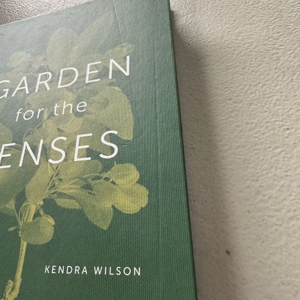 (微恙)DK Garden for the Senses(感官花園：讓園藝打開你的觸覺、味覺、嗅覺、視覺和聽覺) 