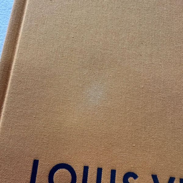 (微恙)Louis Vuitton Catwalk The Complete(Louis Vuitton路易威登時裝秀全紀實) 