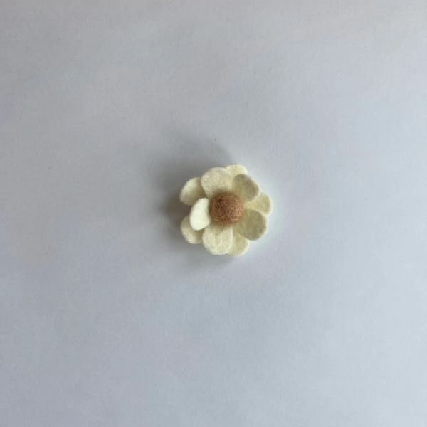 Felt Me Knot Neutral Daisies 雛菊髮夾 - Ivory 