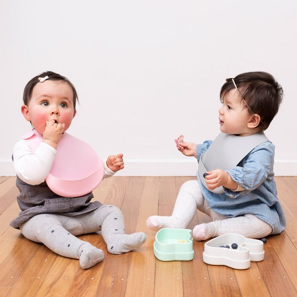 We Might Be Tiny 立體矽膠圍兜 - 煙燻玫瑰 + 粉紅 