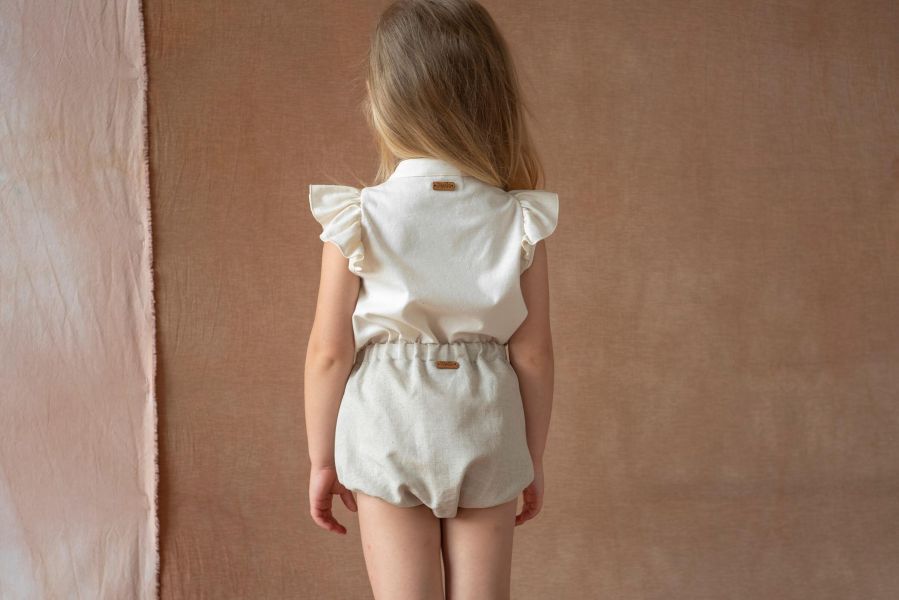 Popelin Blouse with frill and multicoloured embroidered yoke 刺繡無袖襯衫 