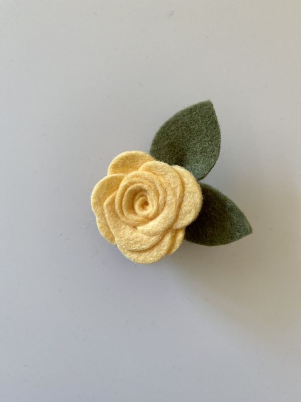 Felt Me Knot Little Neutral Single Flower 花朵髮夾 - Maize 